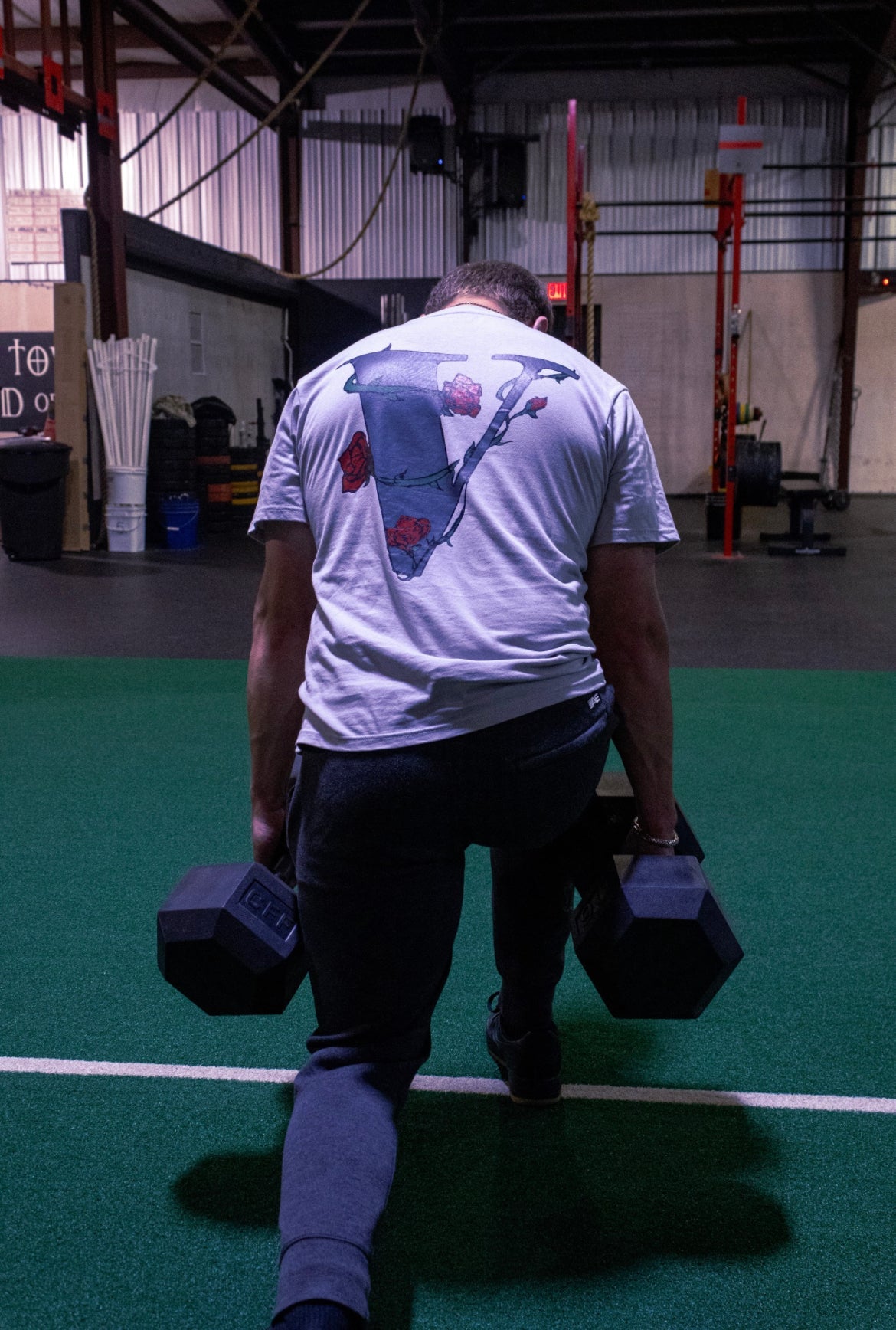 "V" TEE GRAY