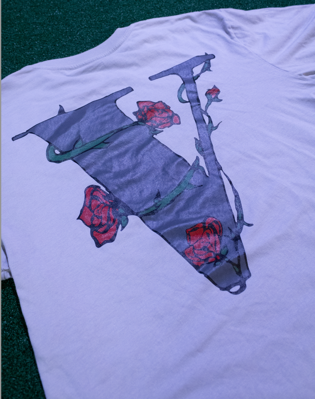 "V" TEE GRAY